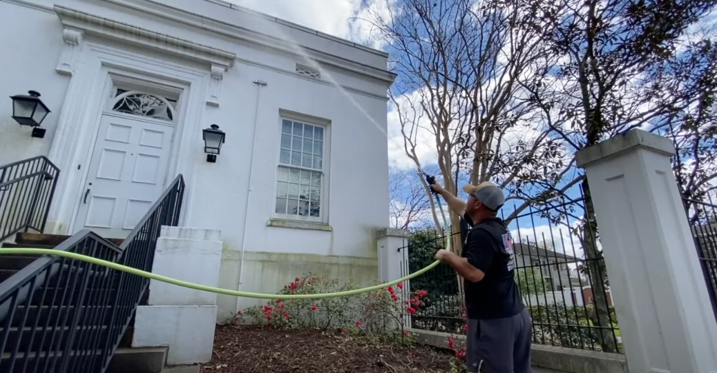 Pressure washing governors mansion